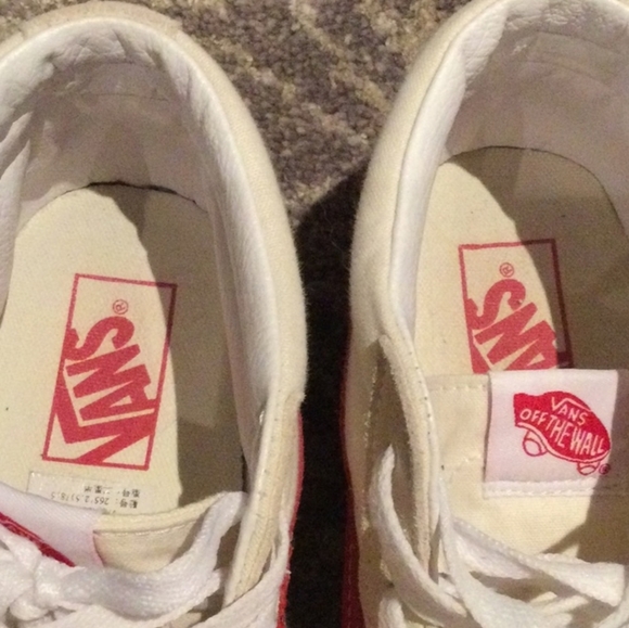 Vans cream, white and red high tops in 8.5 - Picture 2 of 9